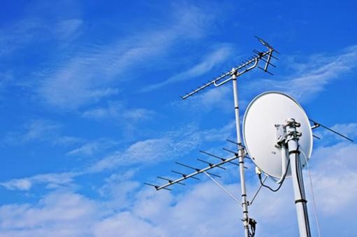 地デジだけでなくBSやCSも屋外のアンテナ不要【ドコモ光テレビオプション】