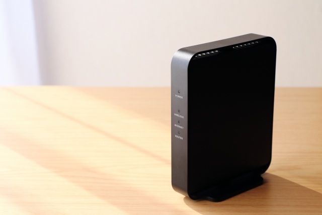 家電量販店やネットショップで市販ルーターを購入する